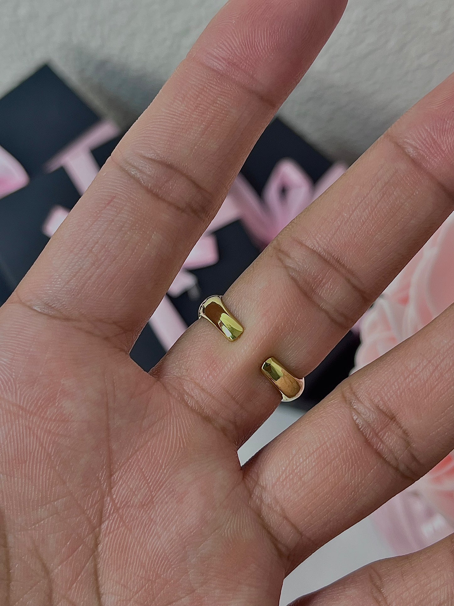 Pearly, Guadalupe Ring