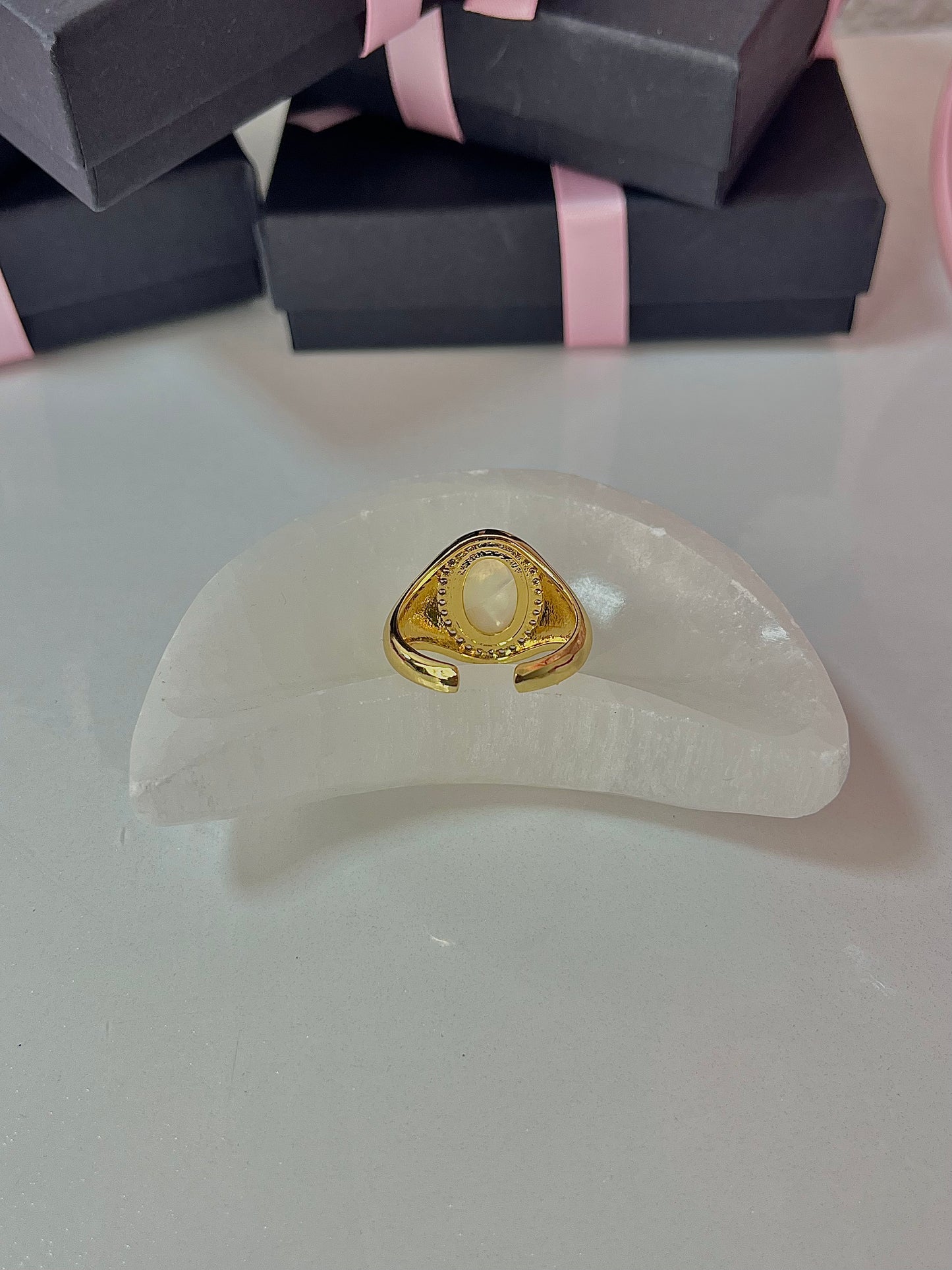 Pearly, Guadalupe Ring