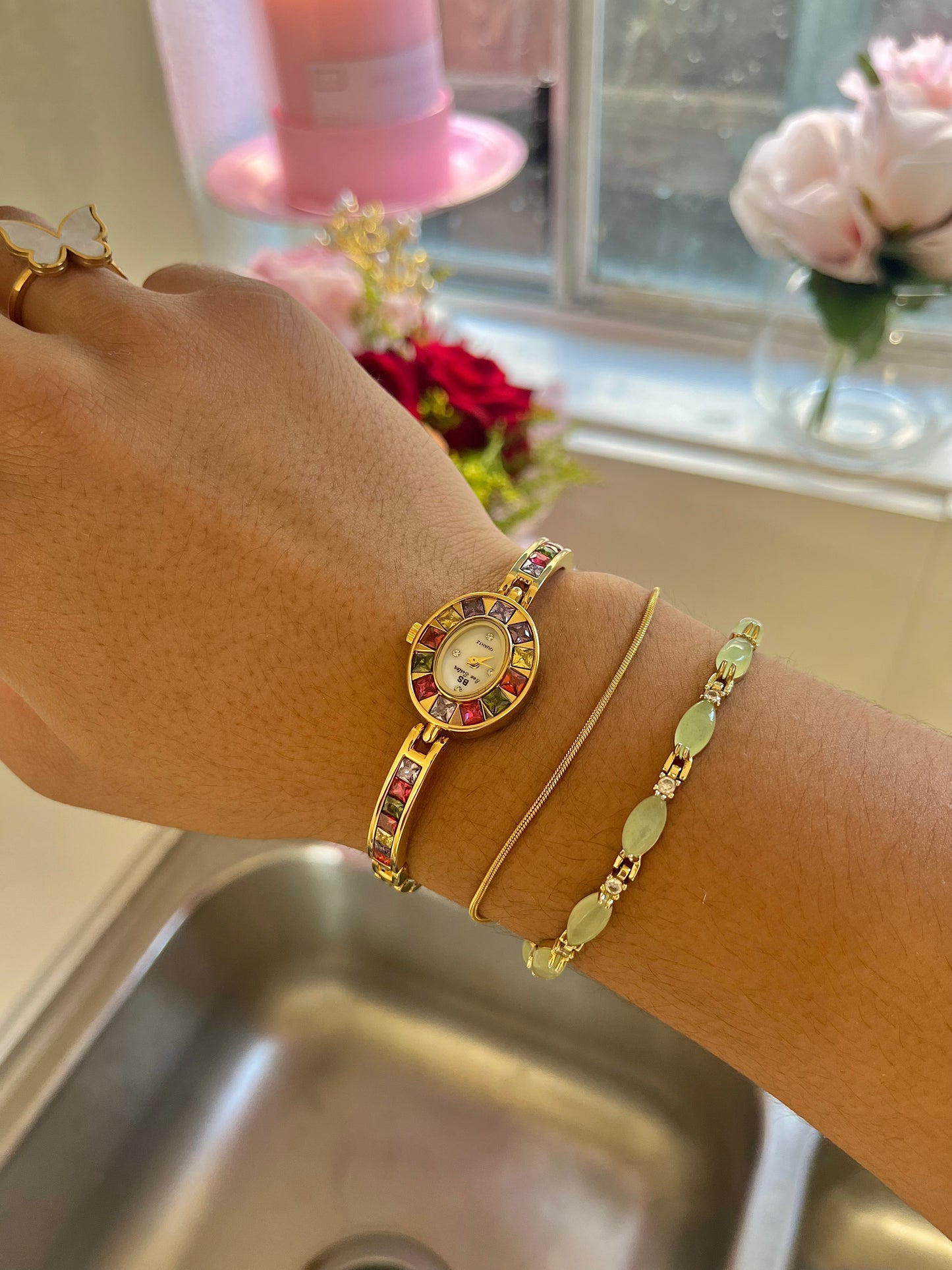 Gold Esmeralda, Watch