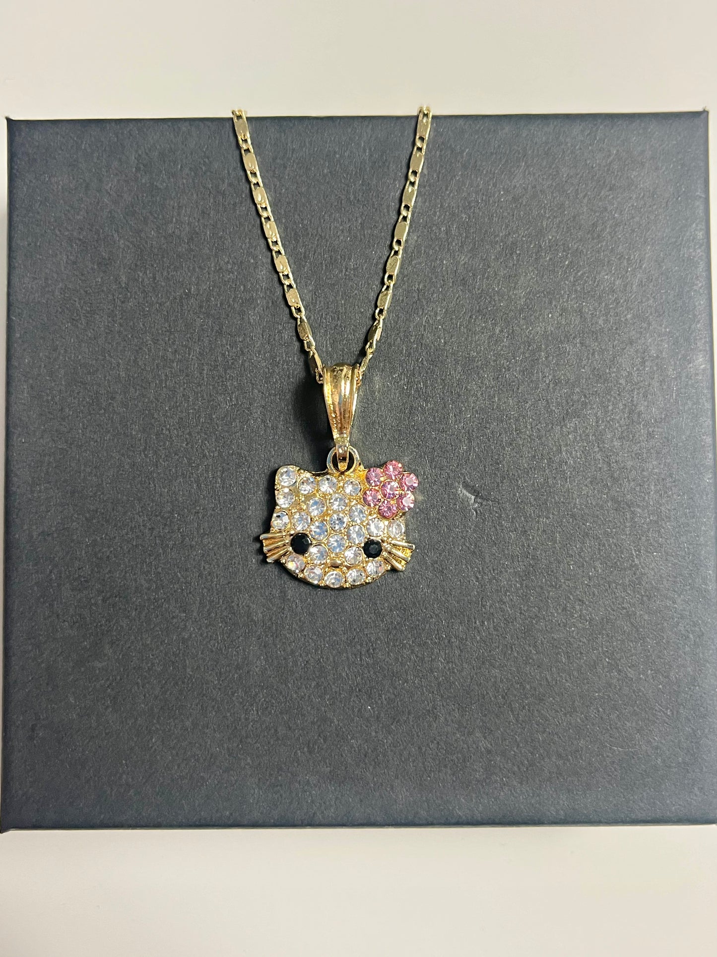 gatita necklace