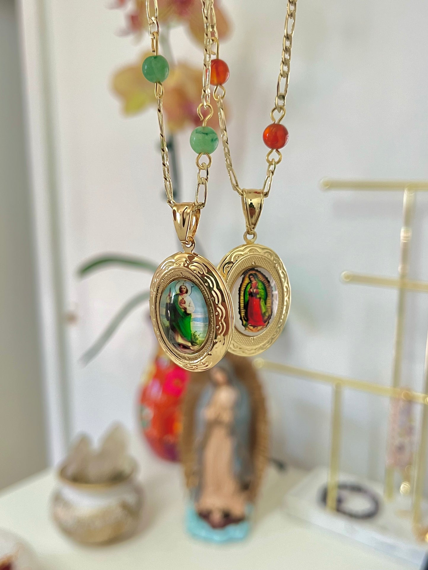 Carnelian Guadalupe, Vintage style locket